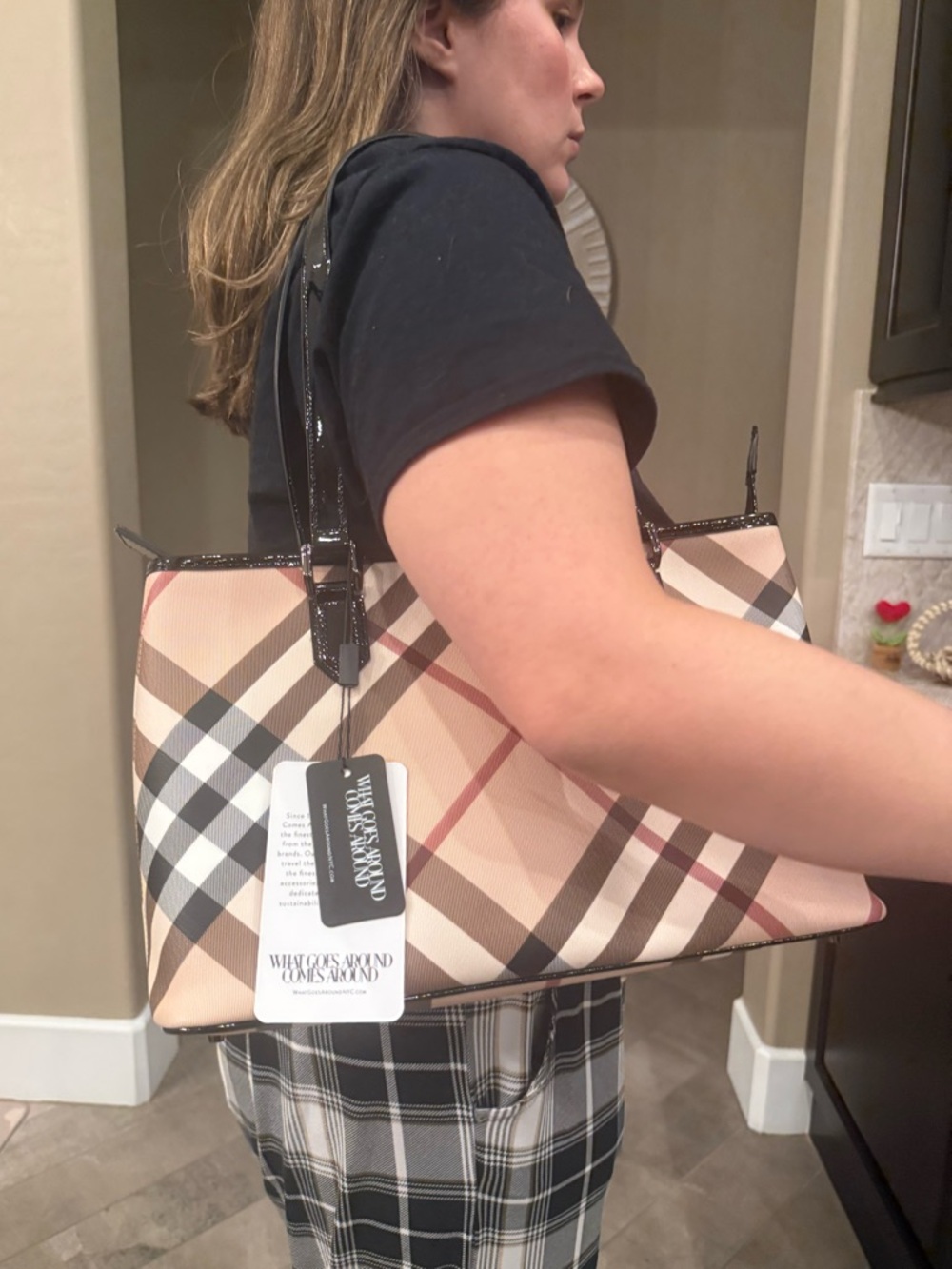 *NWT Burberry Haymarket Check Reversible Tote - Picture 2 of 9